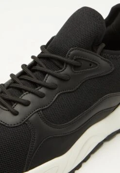 Pier One UNISEX - Sneaker Low - Black/white 13 Pier One UNISEX - Sneaker Low - Black/white -Pier One Sales Store 383be7e17d7b4e6fb1f7aa6c378ae4ea