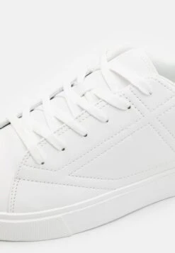Pier One UNISEX - Sneaker Low - White -Pier One Sales Store 9df20e8fbfac4dbbaad7e726f8a84e52