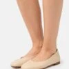Pier One LEATHER - Klassischer Ballerina - Beige